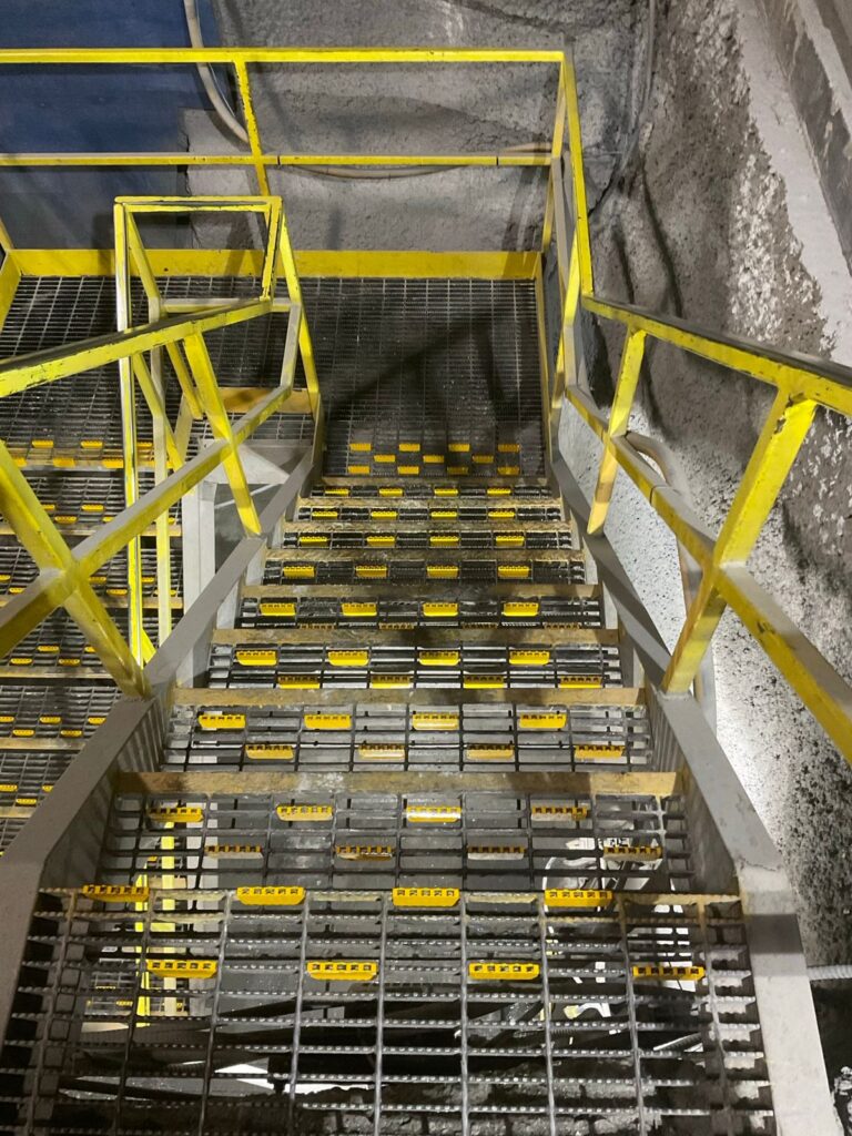 Why “Anti-Slip” Grating Stairs Still Cause Accidents