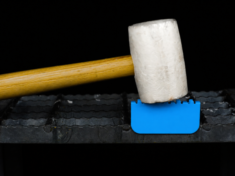 Titan Clips - Blue - installation