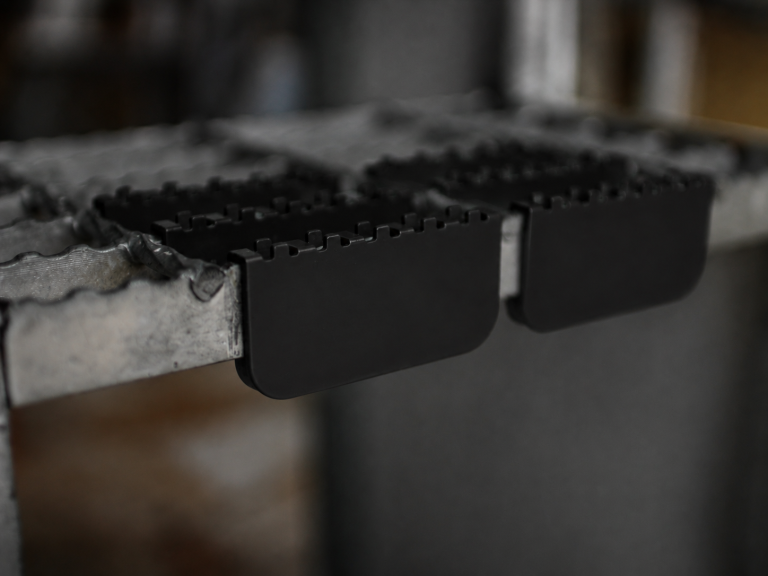 Titan Clips - Black - Installed no Boot